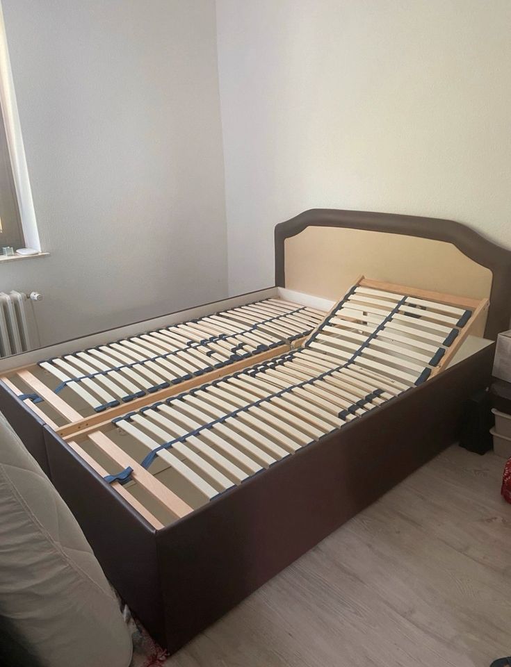 Bett mit Bettkasten inkl. Lattenrost 160 x 200 cm kein IKEA in Oberhausen