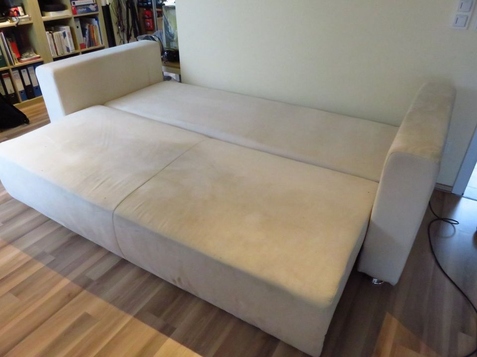 Couch Sofa 3 Sitzer Schlafcouch weiß creme 228cm breit 100cm tief in Obernburg
