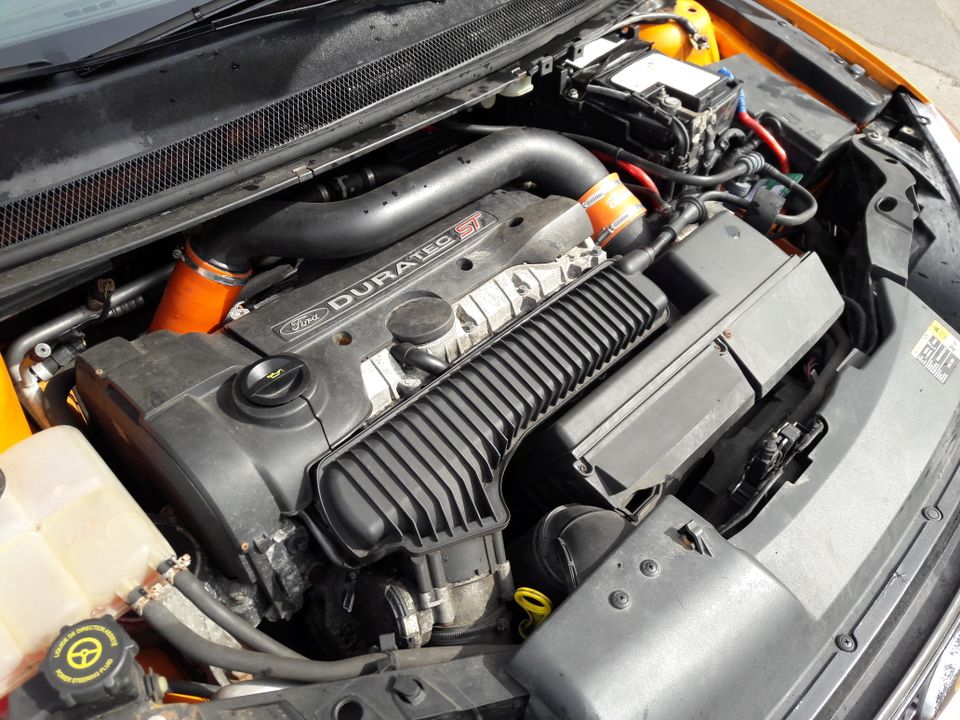 Ford Focus ST 225 PS Tüv 11.25 5 Zlinder Turbo 2.5 Tausch in Hirzenhain