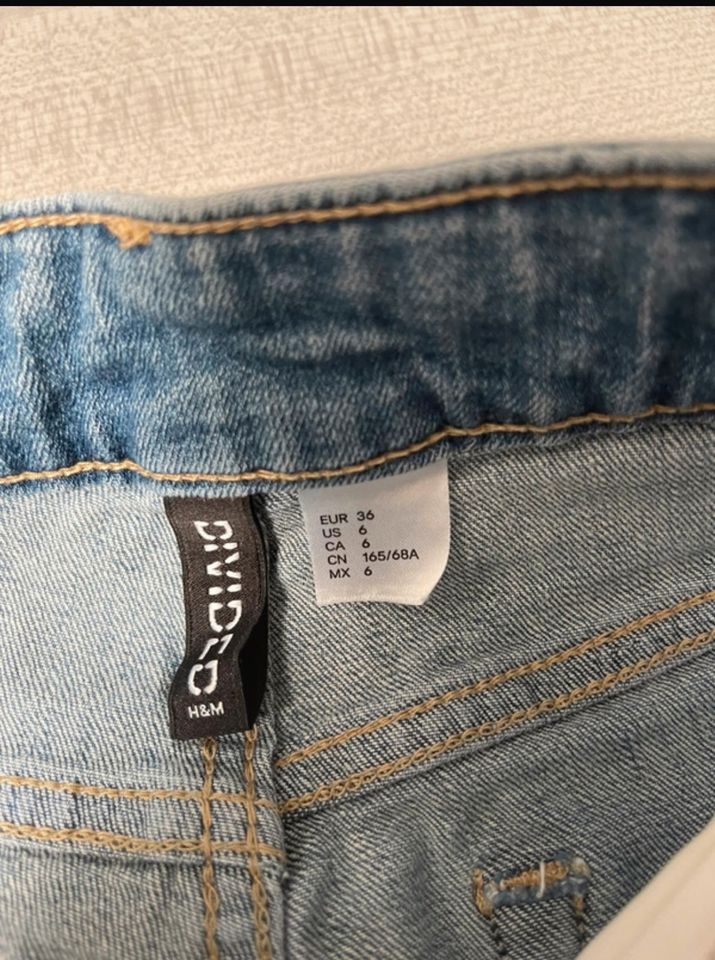 Jeans von H&M in Größe 36 in Erftstadt