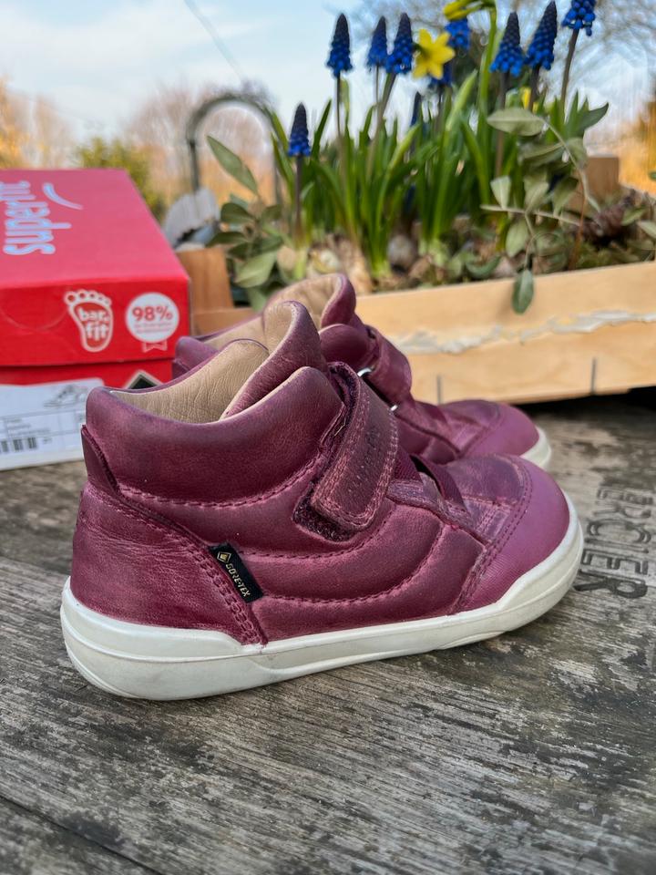 Superfit Leder Sneaker Barfuß-Schuhe Gore Tex Gr. 25 lila/pink in Edingen-Neckarhausen