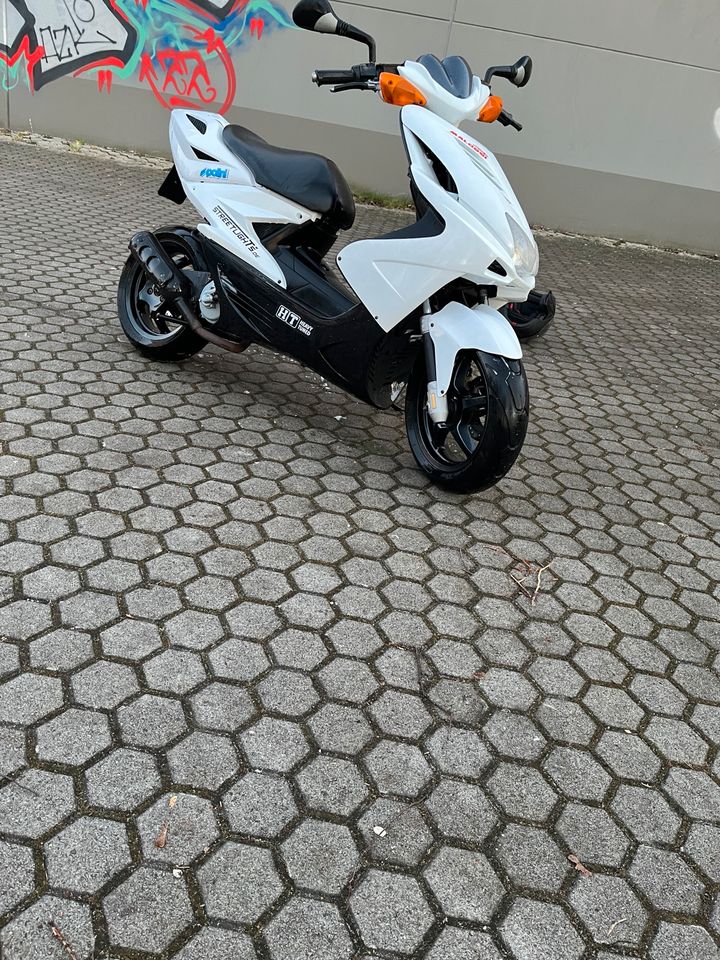 Yamaha arox 25/50kmh in Oldenburg