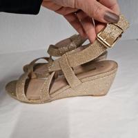 festliche Sandaletten gold Glitzer 40 Sandalen edel Bayern - Weidenbach Vorschau