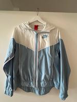 Nike Windbreaker S hellblau weiss Rostock - Toitenwinkel Vorschau