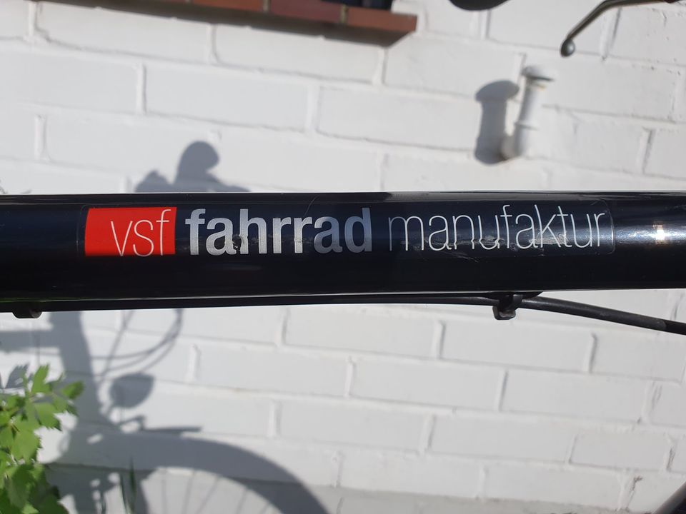 Herrenrad VSF Fahrradmanufaktur T100 Kettenschaltung RH 57 in Oldenburg