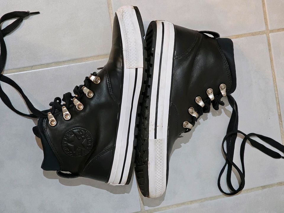 NEUWERTIGE Lederschuhe von Converse! in Kamen