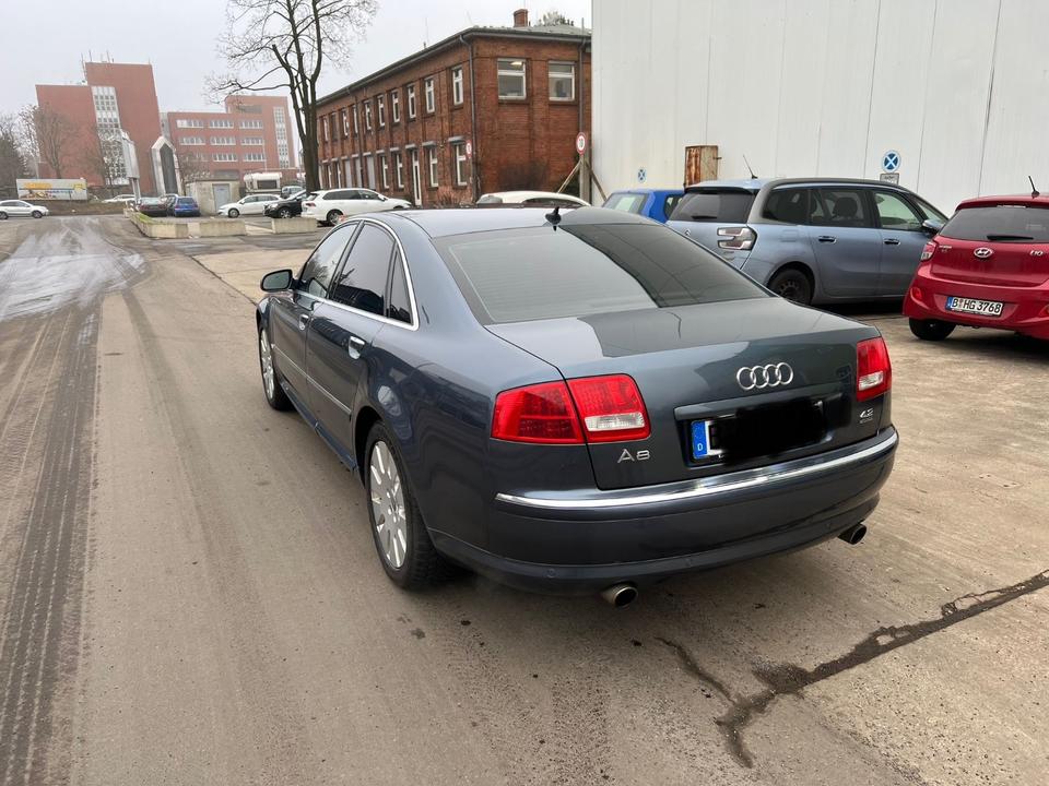 Audi A8 3.7 tiptronic quattro - TÜV neu in Berlin