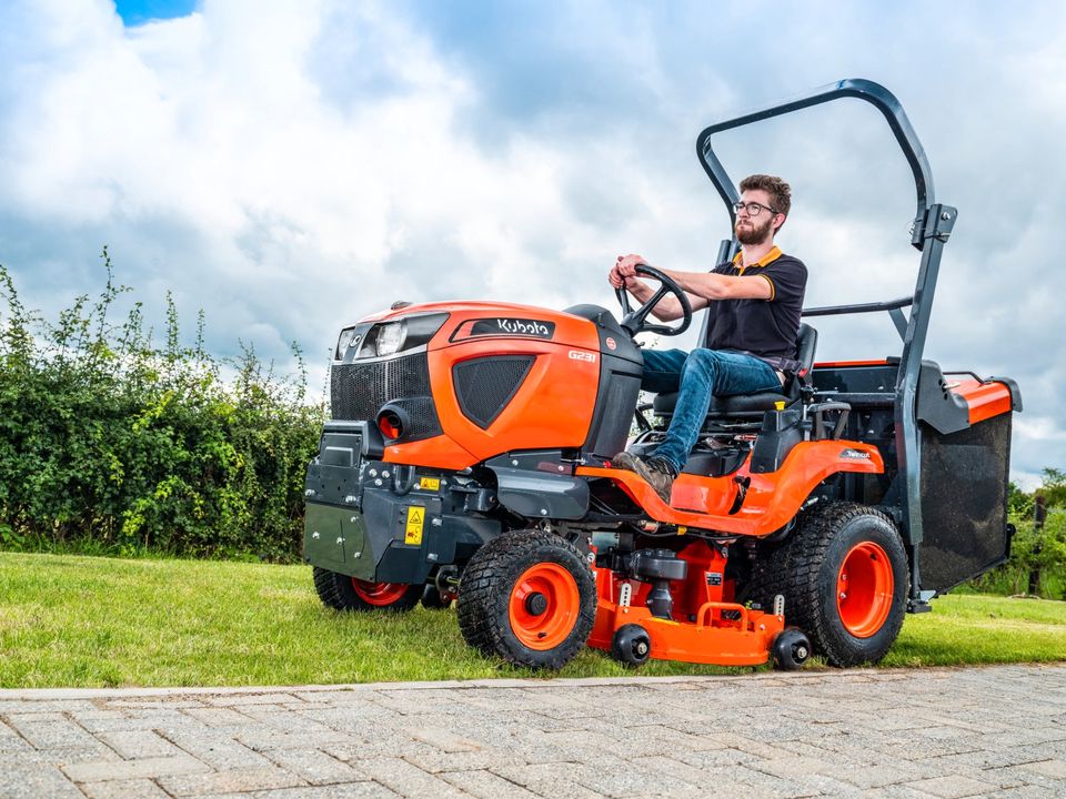 Kubota G261-HD Rasentraktor mit Hochentleerung in Meerbeck