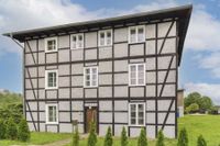 Viel Potenzial: Großes Haus mit Altbaucharme und großem Saal mit Theke und Bühne bei Stralsund Mecklenburg-Vorpommern - Jakobsdorf Vorschau