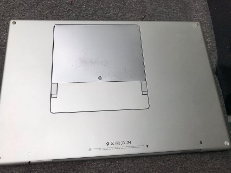 MacBook Pro 17 Zoll / Model No. A1212 in Bonn
