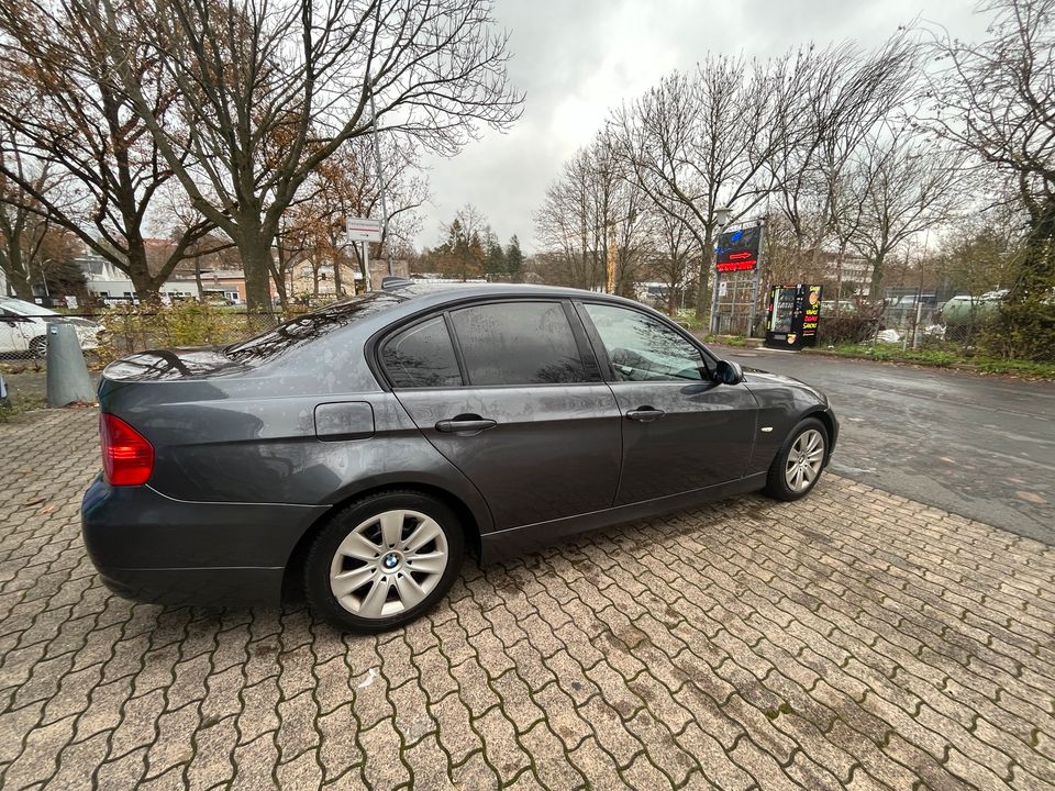 BMW 3.18 i mit Navigation in Kassel
