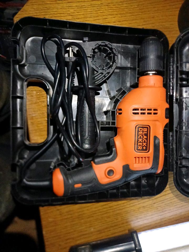 Black+Decker 500W Schlagbohrmaschiene in Ebenweiler