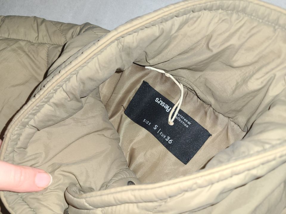 Damen Jacke Daunenjacke Khaki übergangsjacke in Hildesheim