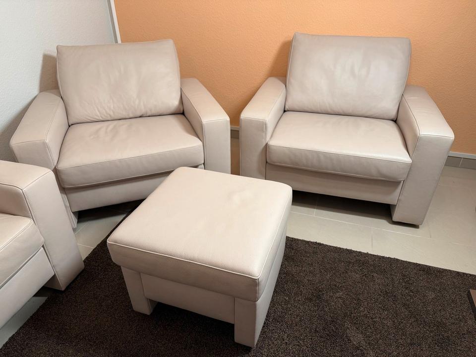 Leder Sitzgarnitur 1 Sofa + 2 Sessel + 1 Hocker (Sofa Sitzgruppe) in Neunkirchen-Seelscheid