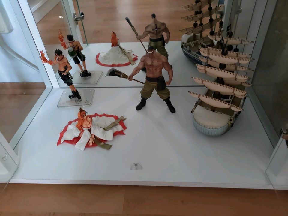 Anime Figuren One Piece in Kirschau