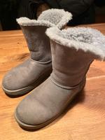 UGG + Boots Stiefel + 39 (ehr 38) + grau + Lammfell + OVP Bayern - Iphofen Vorschau