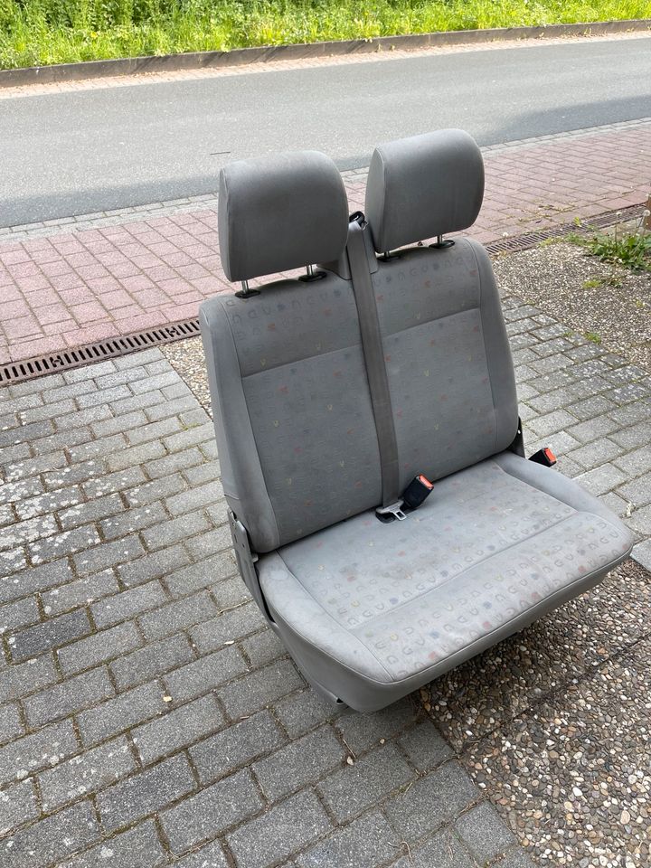 Vw t4 caravelle doppelsitzbank Konsole beifahrer sitz in Hünstetten