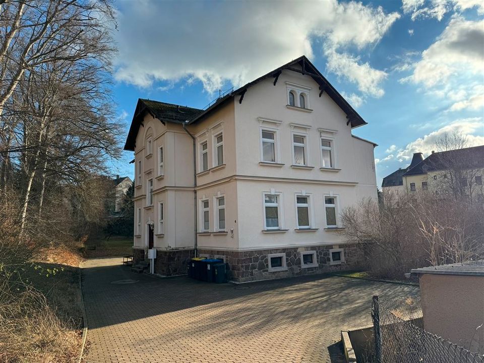 Liebevoll saniertes Mehrfamilienwohnhaus mit zusätzlichem Bauland in guter Wohnlage in Waldheim