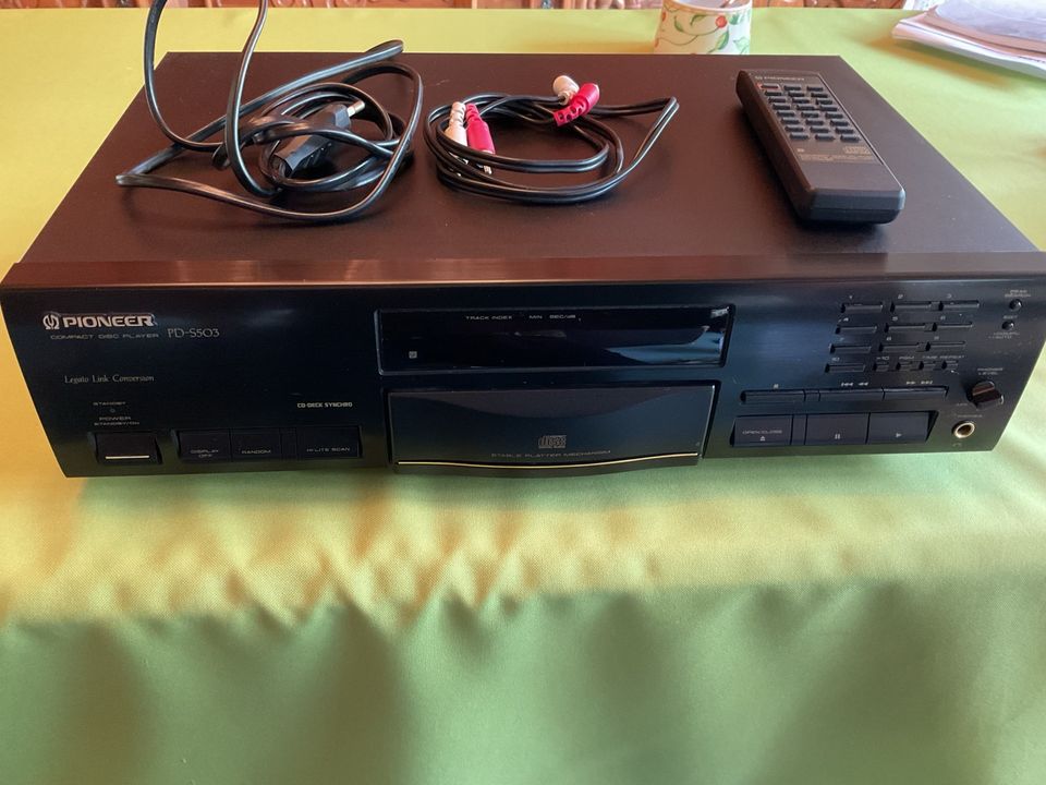 Pioneer Compact Disc Player in Hamburg