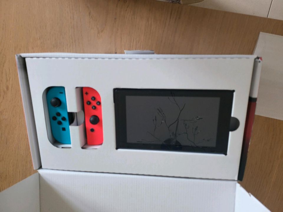 Nintendo Switch Neon-Rot/Neon-Blau in Oststeinbek