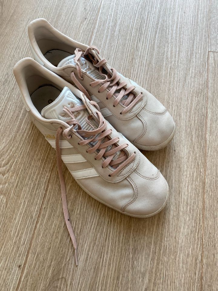 Adidas Gazelle Sneaker Gr. 43 in altrosa in Gladbeck