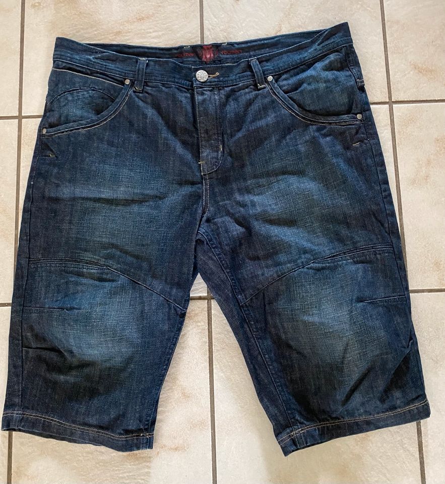 Herren- Jeans, kurz, Größe 28 (56), blau, neuwertig in Oberhausen