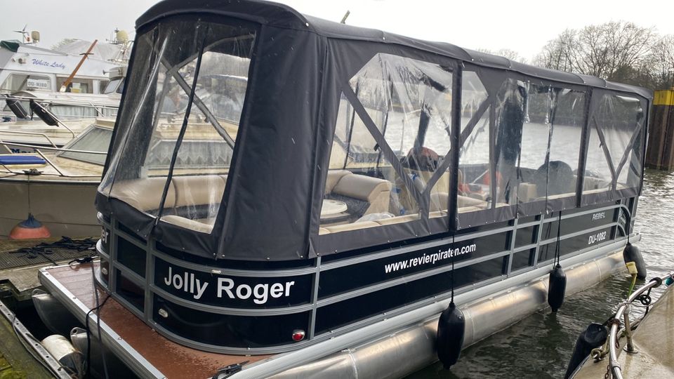 Partyfloß Jolly Roger auf dem Rhein Herne Kanal die Top Location für Junggesellenabschied, Party, Geburtstag, Vatertag, Betriebsausflug, u.v.m. in Moers