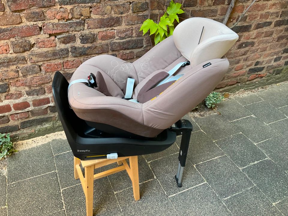 Maxi Cosi 2way Pack Kinderautositz mit ISOFix Station in Frankfurt am Main