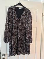 Hübsches Hailys Blumenkleid, Größe 44 (XXL)! Hessen - Neu-Anspach Vorschau