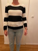 Pulli Pullover schwarz weiß gestreift H&M S Kr. München - Kirchheim bei München Vorschau