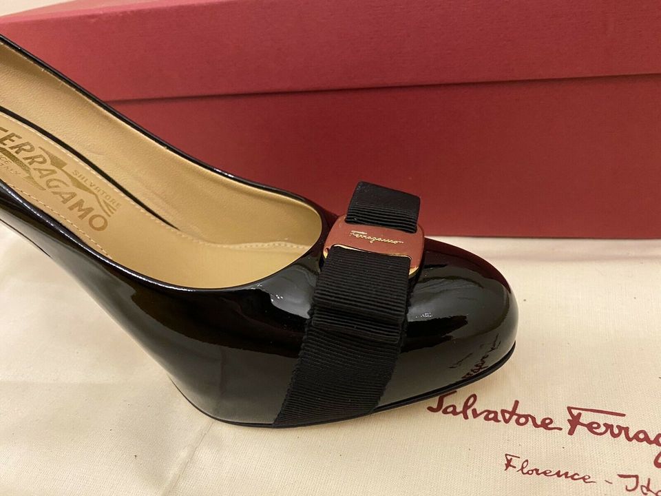 Original Neu Salvatore Ferragamo Damen Schuhe Schwarz Gr. 39 8,5 in Frankfurt am Main