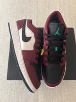 Nike Air Jordan 1 low Bordeaux Red black green 38 West - Nied Vorschau