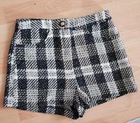 NP. 30€ - Zara Damen gestreifte kurze Hose Köln - Chorweiler Vorschau