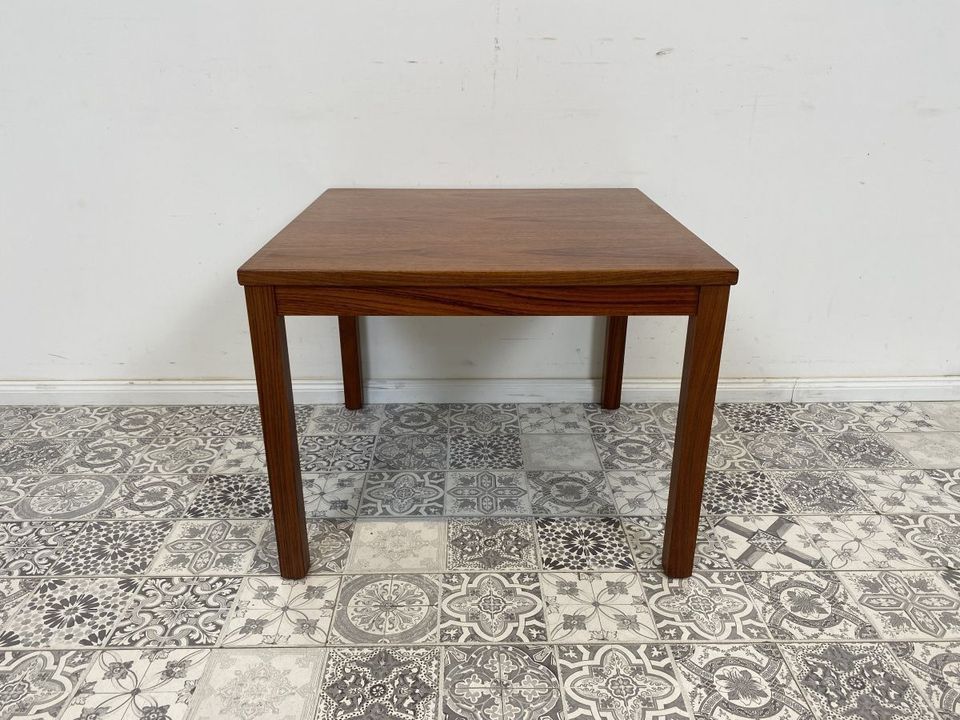 WMK Stilvoller und sehr gut erhaltener skandinavischer Couchtisch im Teakholz - Wohnzimmertisch Beistelltisch Teak Coffee Table Danish Design Mid-Century Vintage 60er - Lieferung möglich in Berlin