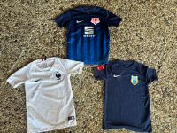 Fußball Trikot set Nike 3stk gr 122/128 Niedersachsen - Rötgesbüttel Vorschau