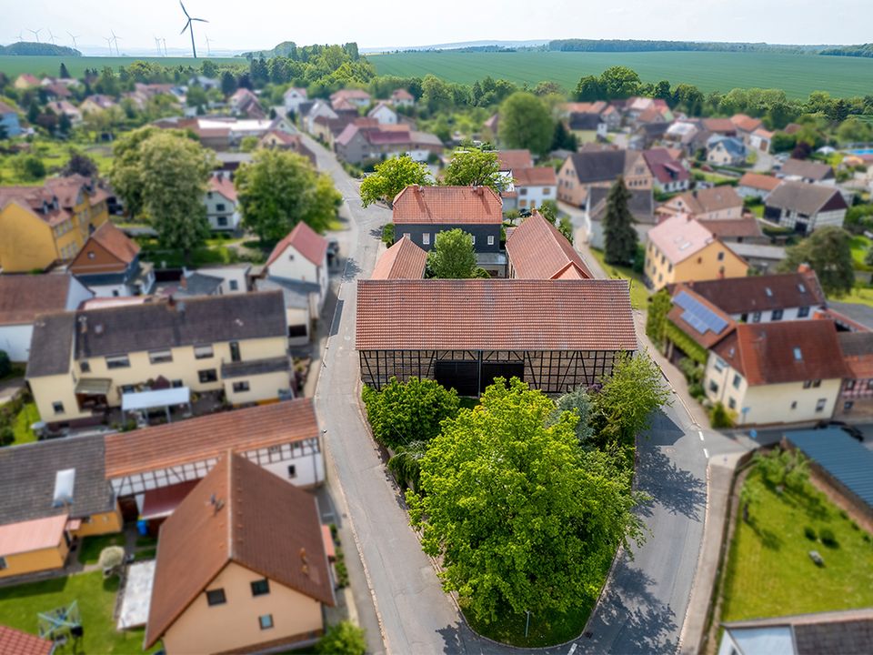 Exklusives Landgut: Historischer Vierseitenhof mit großzügigem Wohnraum und liebevoll restaurierten Scheunen in Bad Langensalza