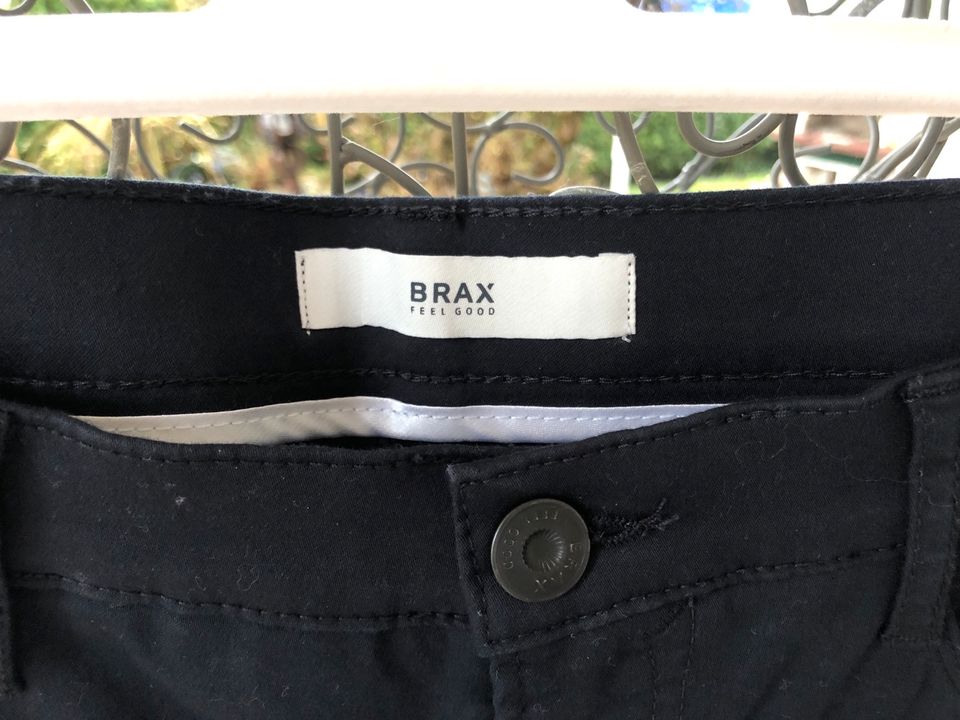 Nagelneue blaue BRAX Jeans in Hohenstein