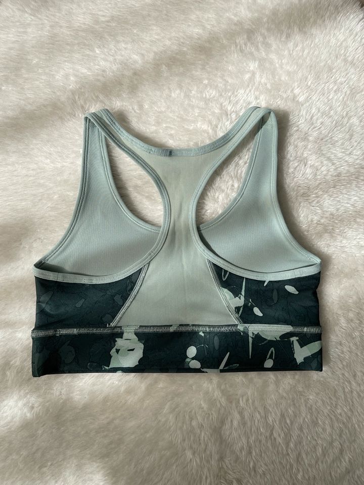 Sport Bralette The North Face (TNF) Gr. M 38 in Geislingen an der Steige