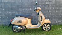 Gepflegte Vespa GTS300 ABS ASR Garagenfahrzeug nur 8600 KM Nordrhein-Westfalen - Bornheim Vorschau