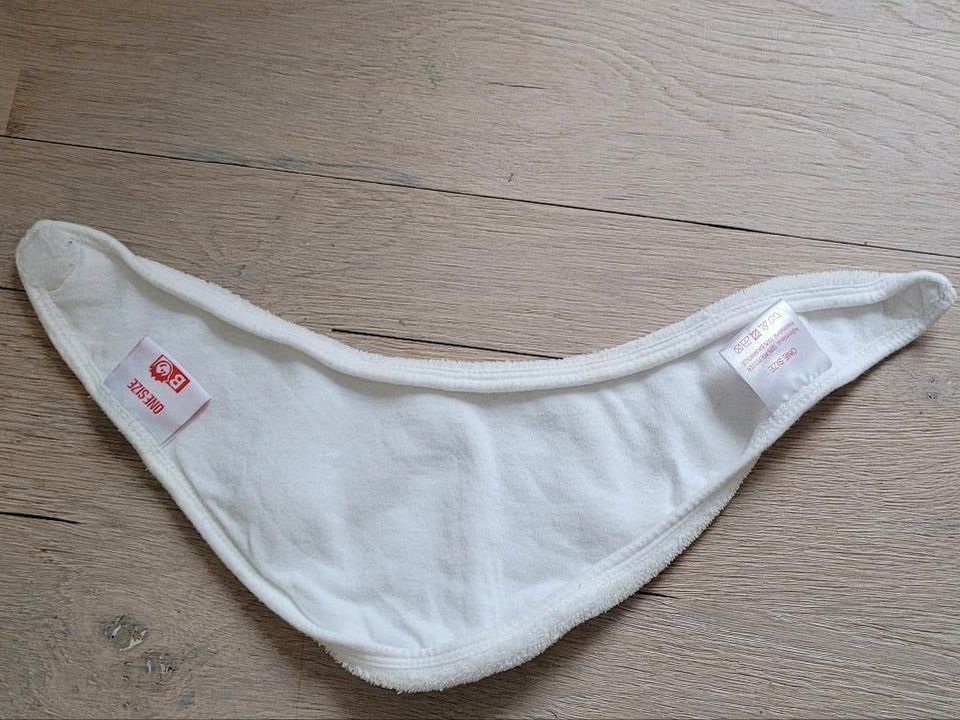 Babyjäckchen mit Schal, Mütze & Handschuhen Gr. 62 in Bremen