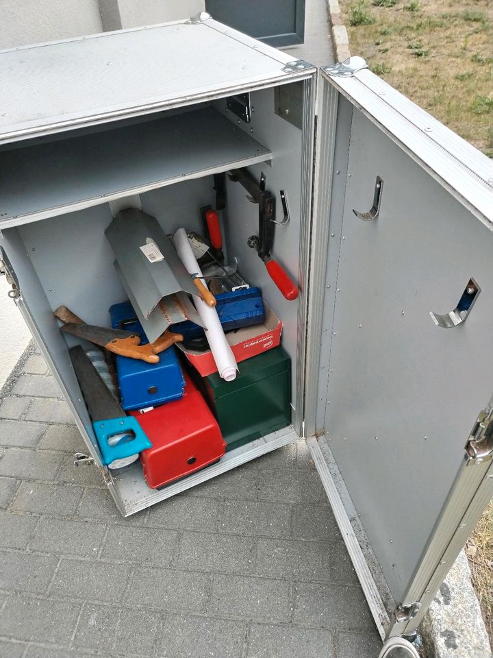 Sattelbox, Werkzeugbox, fahrbar in Coswig