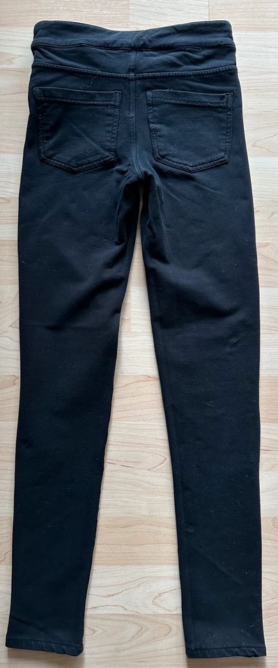 4 Hosen Jeans Gr.152 2x ZARA schwarz 2x H&M blau wie neu in Berlin