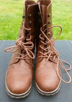 Braune Schnürstiefel – Gr. 41 – gebraucht, aber top Zustand Hessen - Hohenstein Vorschau