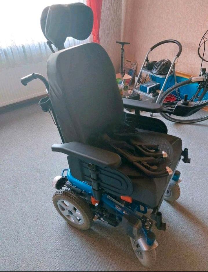 Invacare Bora Elektrorollstuhl in Schöffengrund