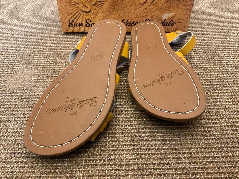 NEU! SALT WATER SANDALS Retro mustard Gr. 38 in Berlin