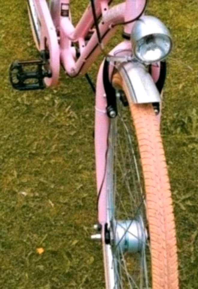 Damenfahrrad 28 Zoll Fahrrad Citybike rosa in Husum