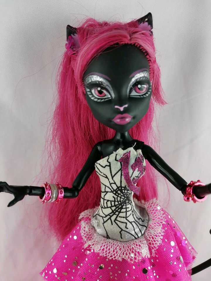 Monster High Puppen Catty Noir & Frankie Stein Basic Lagoona DotD in Oelsnitz / Vogtland