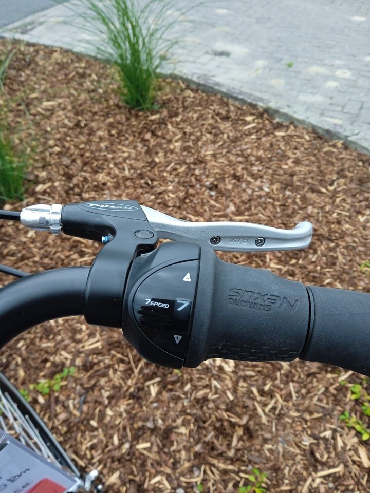 E-Bike Elektrofahrrad Posten Fahrrad Rad in Wiesmoor