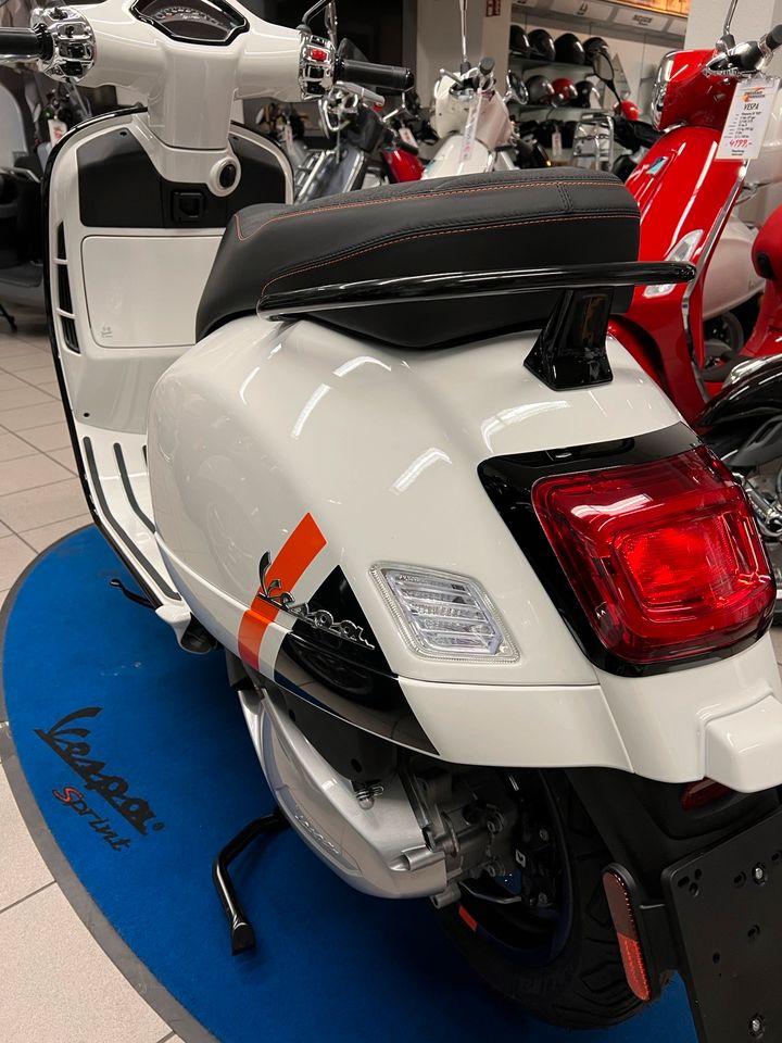 Neu! Vespa GTS 125 Super Sport E5 Weiß Innocente in Freiburg im Breisgau