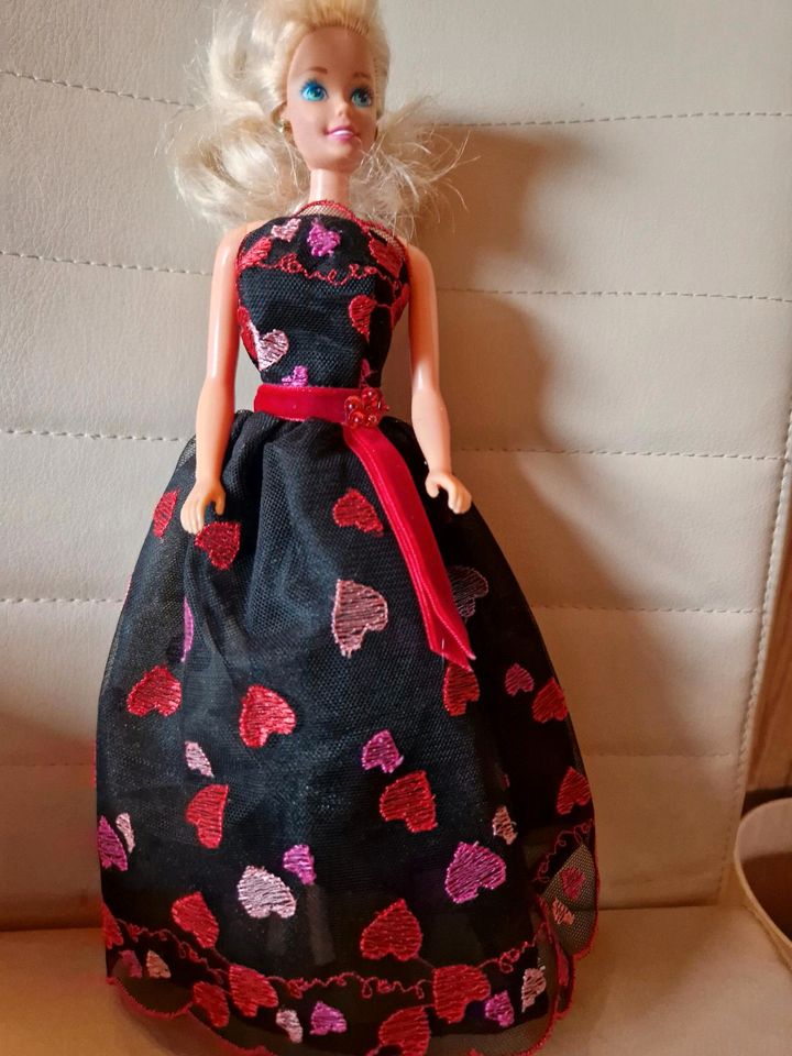 Barbie Kleidung "handgefertigt " in Tangstedt 